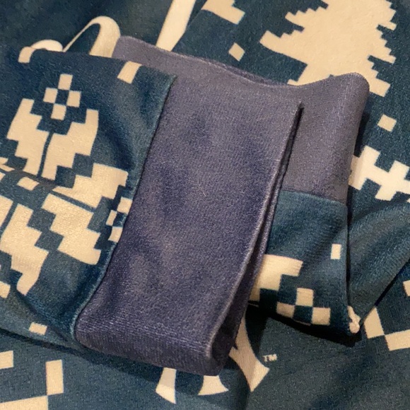 ~MLB Genuine Merchandise ~ Yankees Christmas Pajama Set - Picture 8 of 8